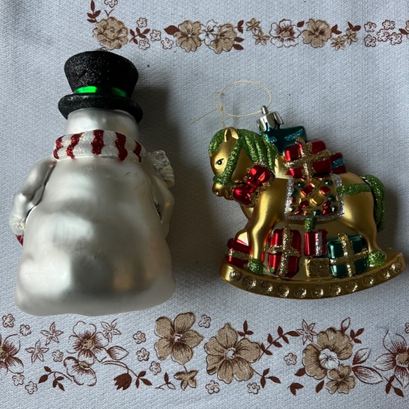 Two Glittering Glass Ornaments - Picture 4 of 4